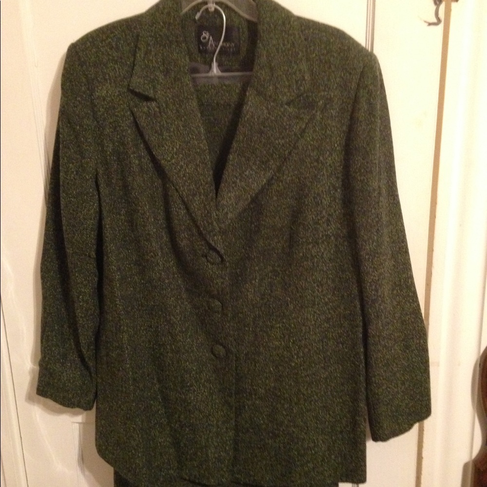 St. Anthony Sicari Women's Dress Suit